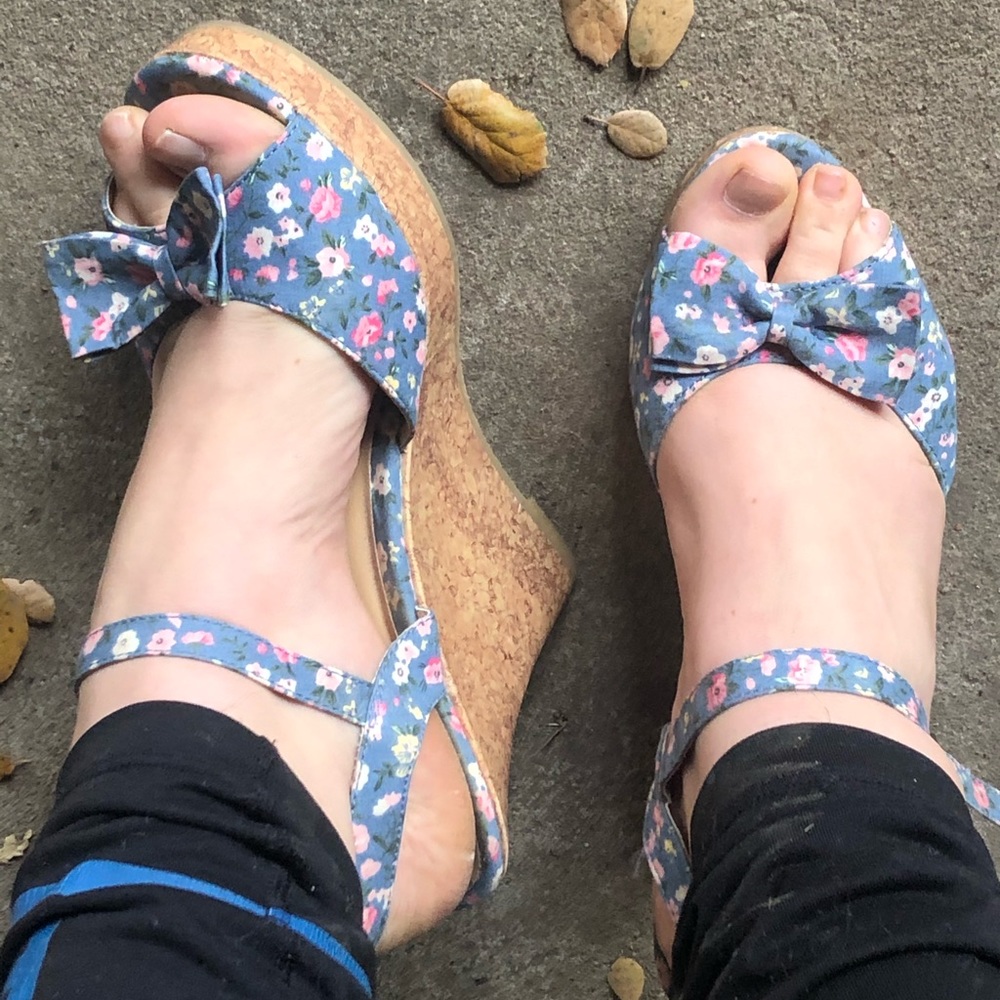 🌸 Forever 21 Floral Wedges 🌸